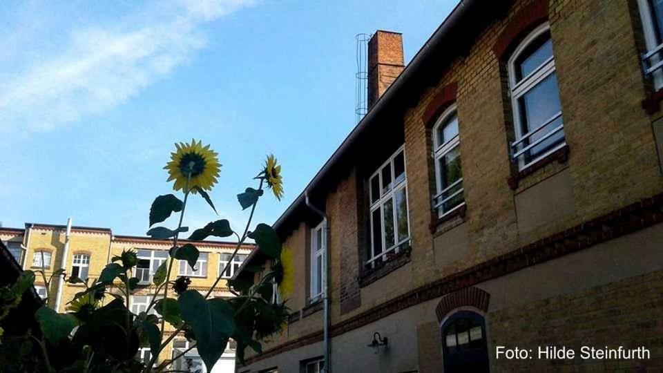 klassMo Kulturcafe&Gästehaus mit Kulturwerkstatt Luckenwalde Exterior foto